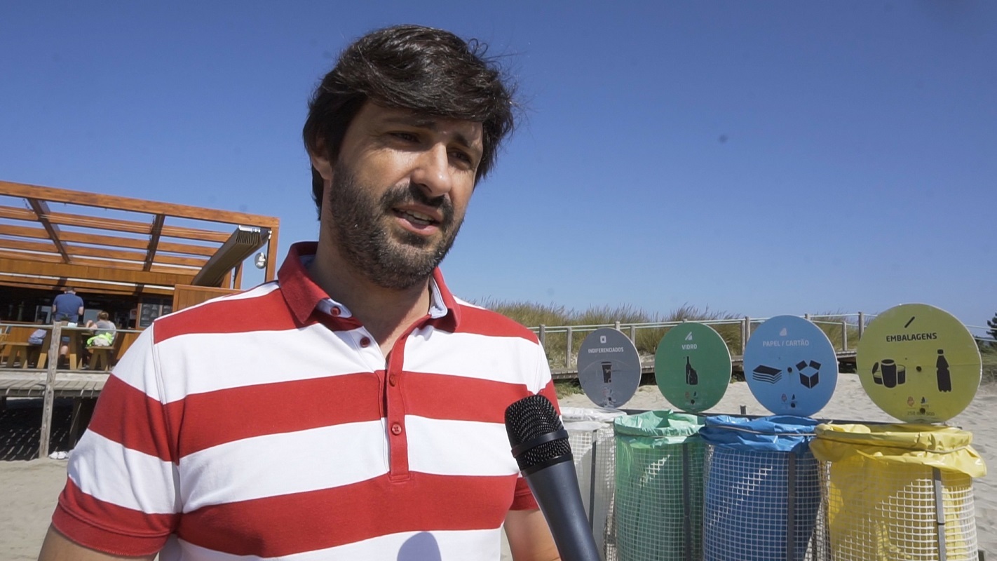 Mais de 10.000 objetos retirados de 100 metros de areal na praia do Cabedelo