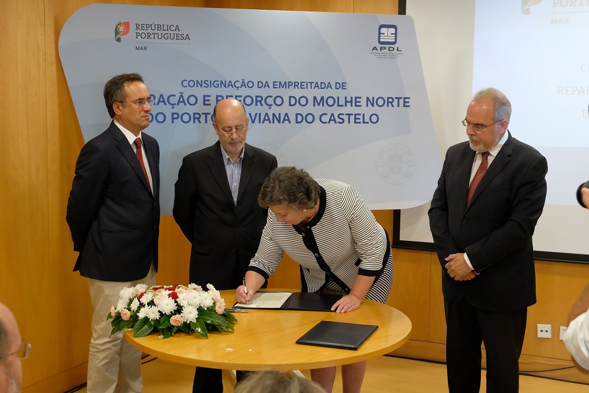 Ministra do Mar presente no ato de consignação da primeira fase da empreitada de reabilitação do Molhe Norte do Porto de Mar