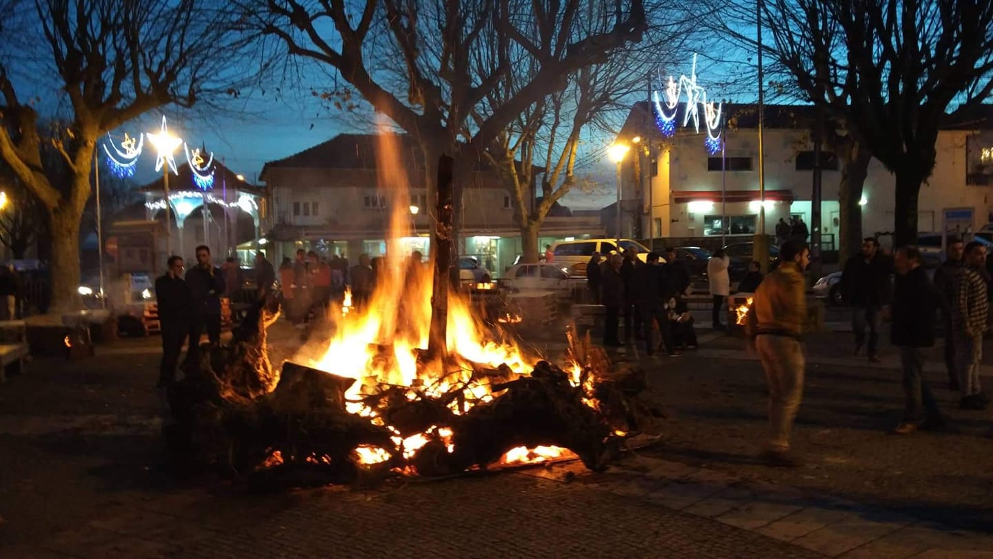 Fogueira vai arder cinco dias no largo das Neves para promover ambiente de Natal