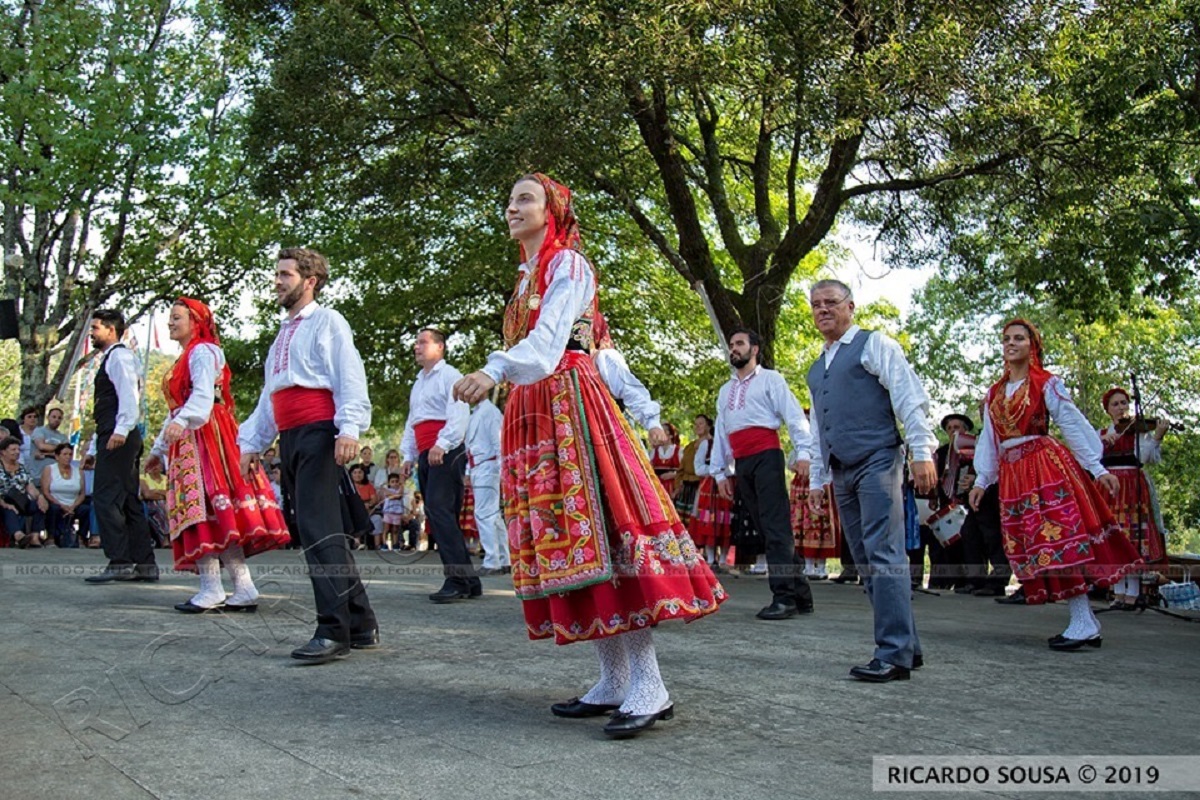 Etnográfico de Areosa alarga aulas de dança tradicional a público em geral para incentivar à boa forma física