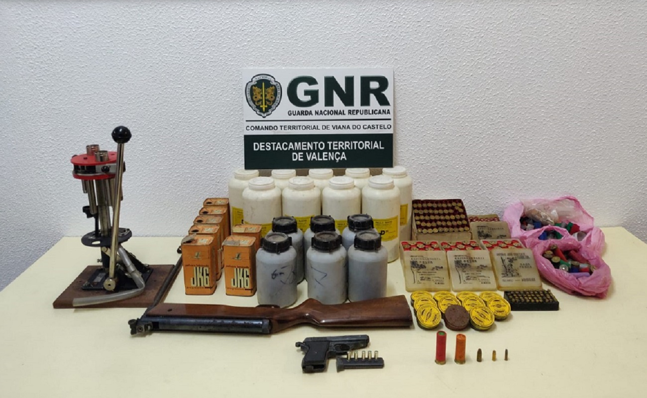 Octogenária de Vila Nova de Cerveira detida por posse ilegal de armas