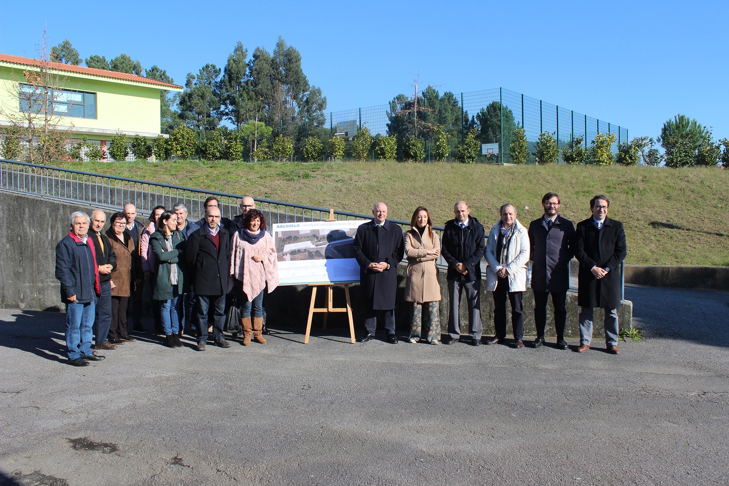 Câmara de Ponte de Lima investe mais de 86 mil euros em arranjos exteriores na escola EB 2,3 de Arcozelo