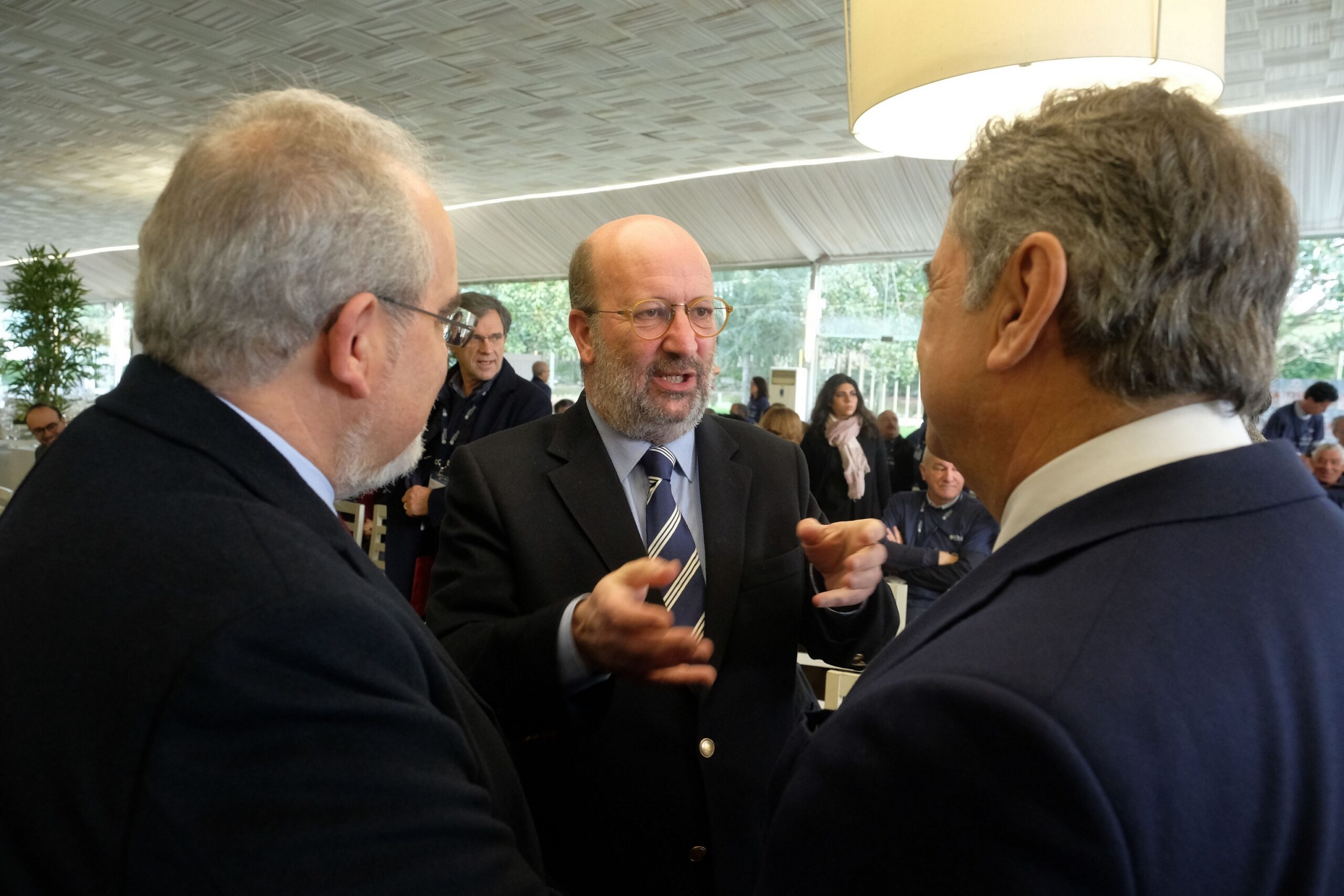 Grupo parlamentar do PSD quer explicações “urgentes” do ministro do Ambiente sobre prédio Coutinho