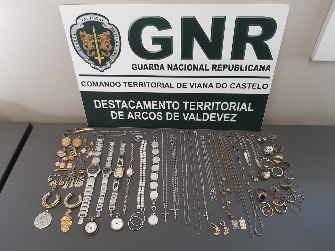 Recuperados artigos em ouro no valor de mais de cinco mil euros furtados de casa em Arcos de Valdevez