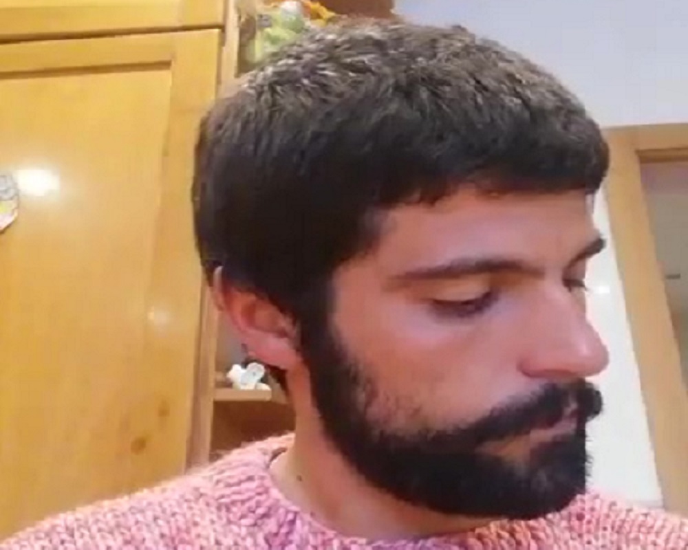 C/Vídeo: Vídeo de escritor de Viana do Castelo sobre prevenção de Covid-19 torna-se viral