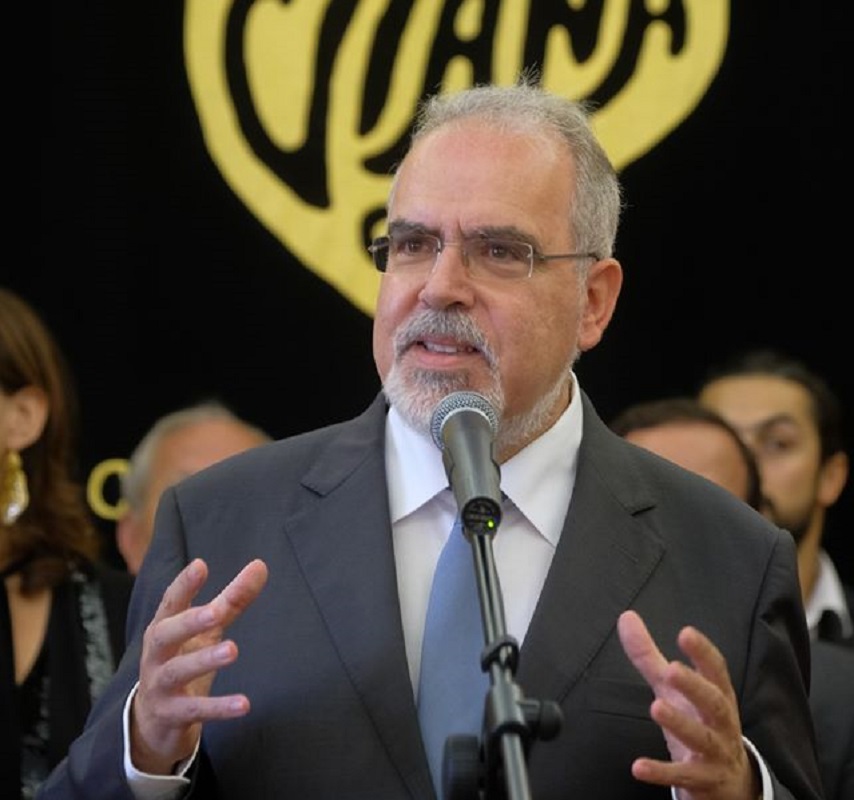 José Maria Costa dá os 2.500 euros do salário de abril ao refeitório da paróquia de Nossa Senhora de Fátima