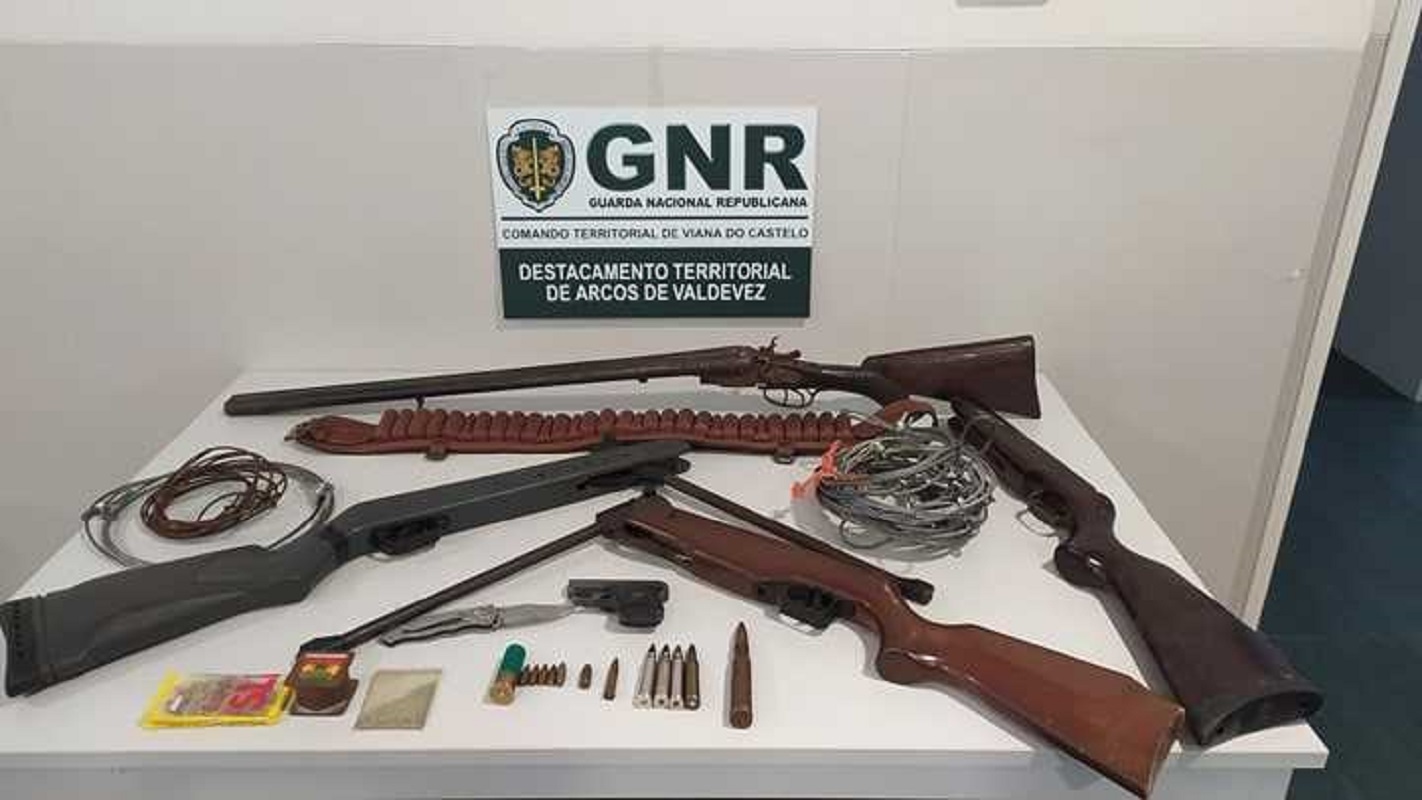 GNR detém em Arcos de Valdevez dois homens por posse ilegal de armas