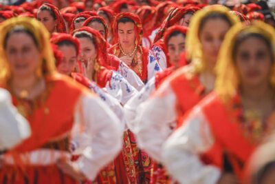 VIANA: Oitocentas mordomas exibem 94 ME em ouro durante desfile da Romaria d’Agonia
