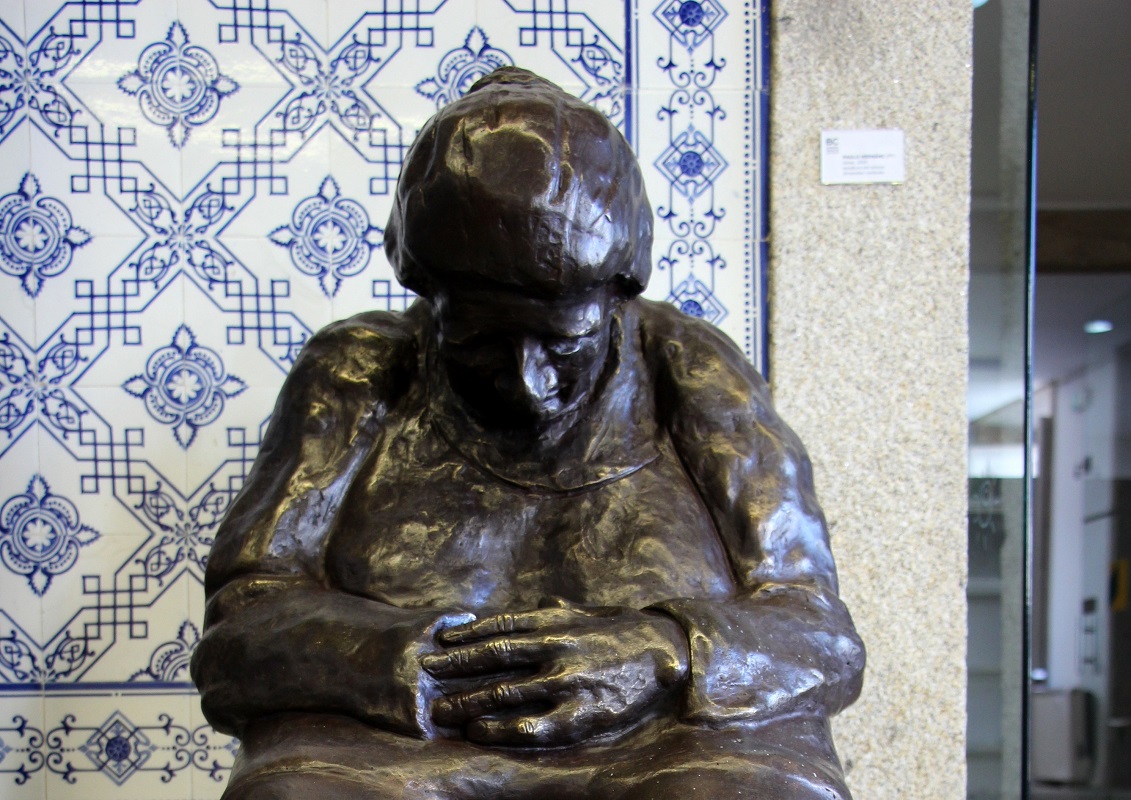 VN Cerveira: Paulo Hernâni replica escultura ‘Idosa’ para bronze