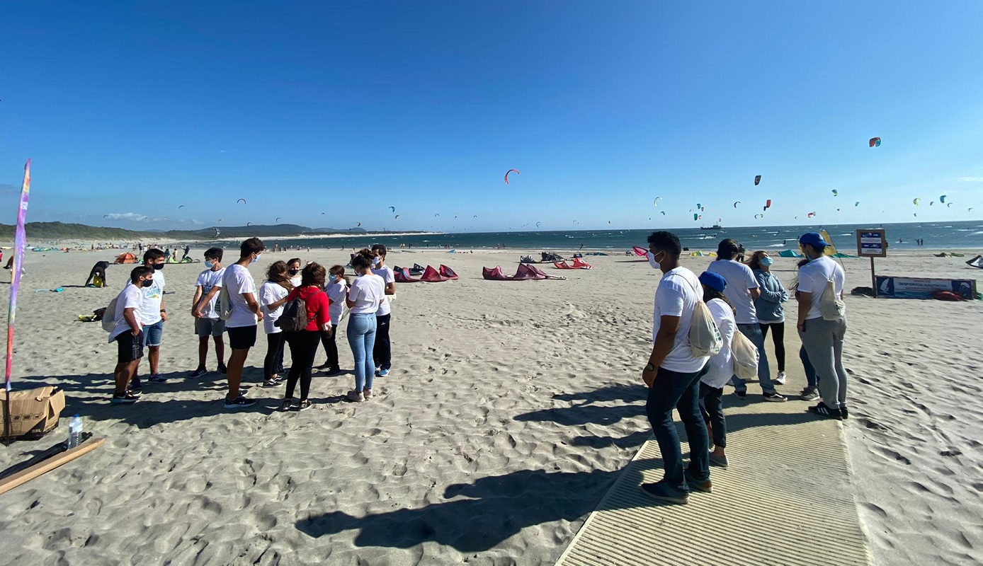 Praia do Cabedelo acolheu ações para assinalar Dia Internacional da Juventude