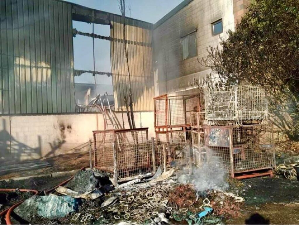 Incêndio: Bombeiros de Famalicão mostram destruição em fábrica de Valença