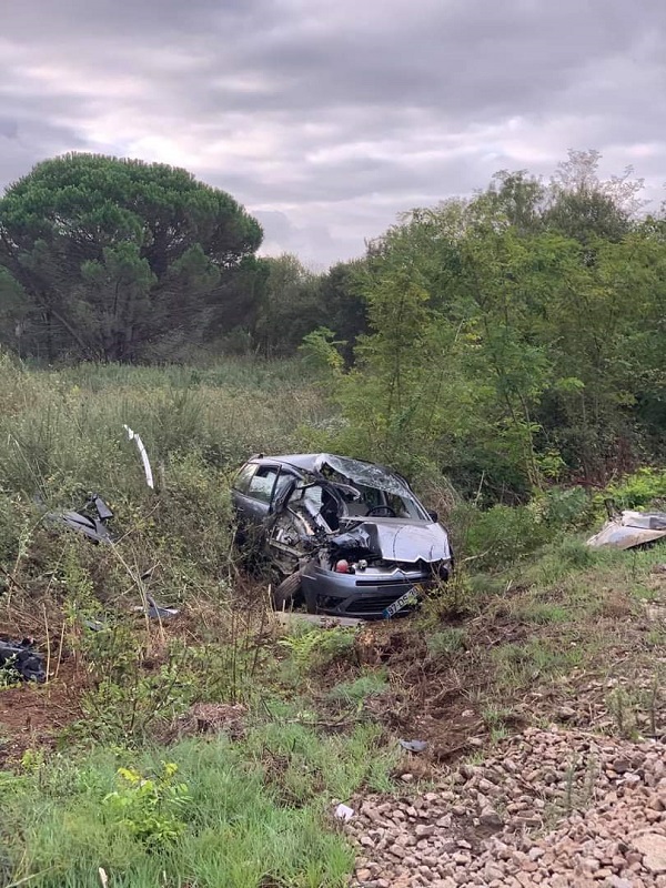 Mãe e filhos escapam a albaroamento de carro por comboio em Caminha