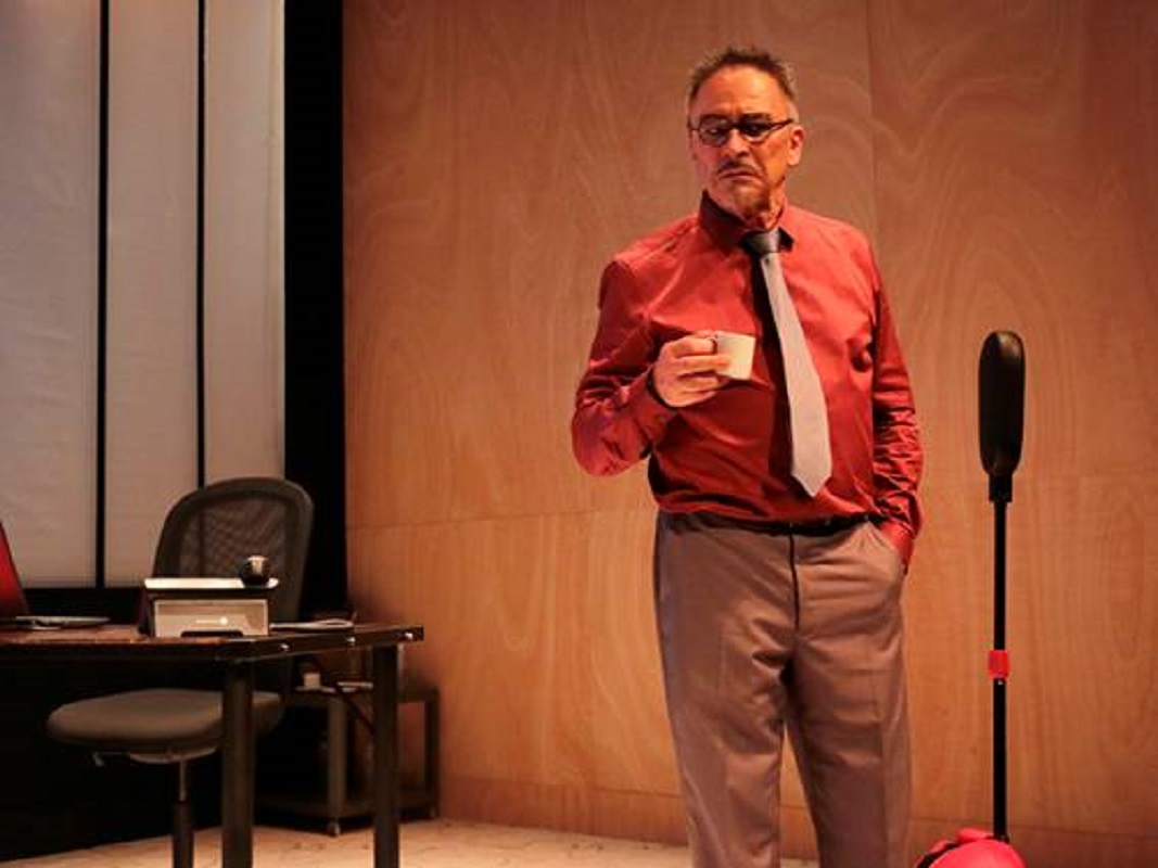 Viana do Castelo: Companhia de Teatro do Algarve apresenta “Instruções para Abolir o Natal”