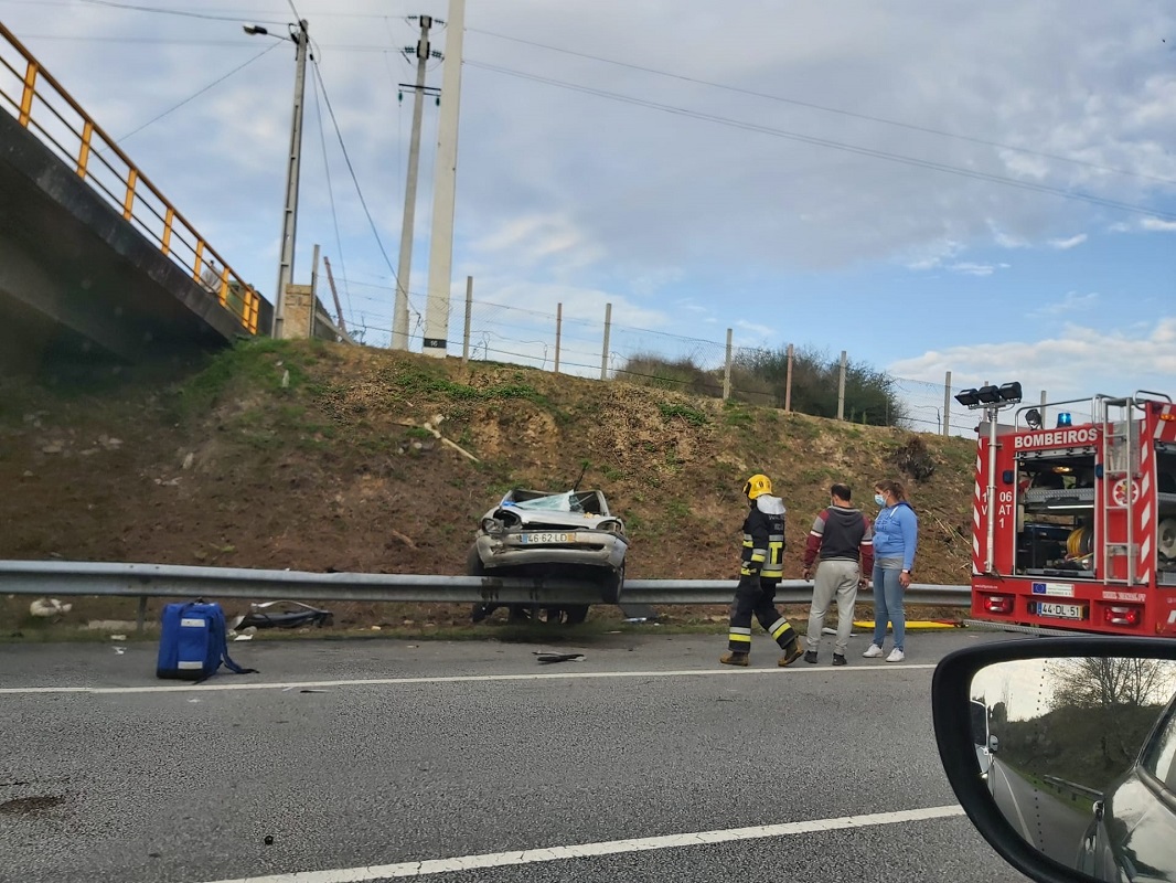 Despiste provoca duas vítimas na estrada que liga Monção e Melgaço