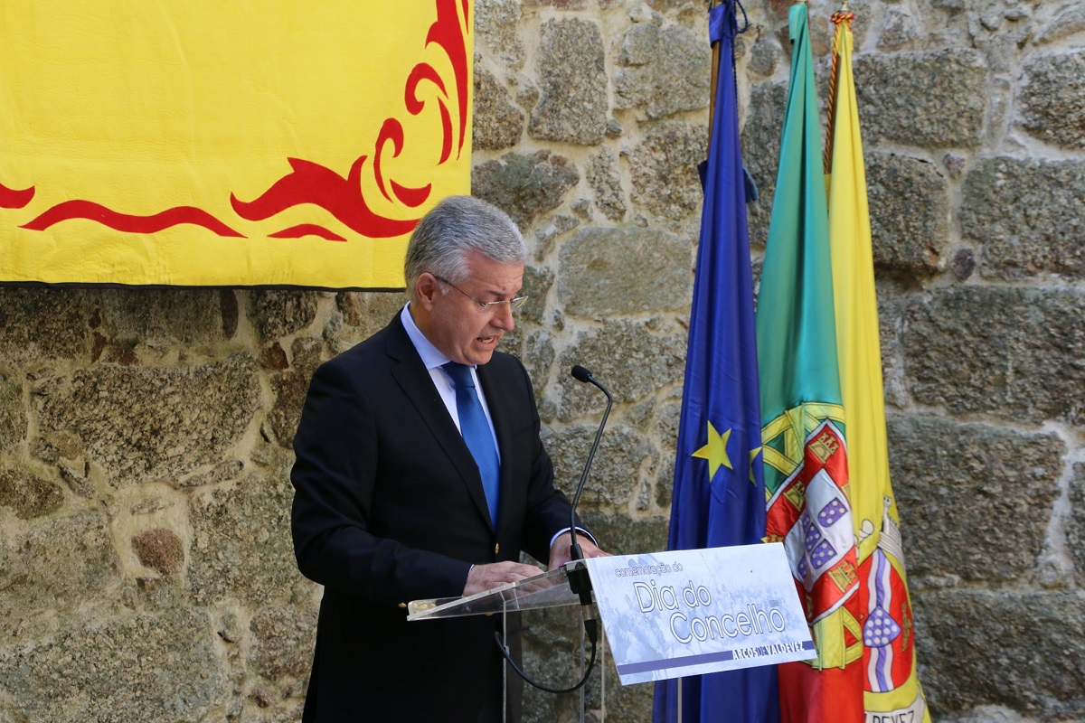 Covid-19: Presidente da Assembleia Municipal de Arcos de Valdevez vacinado sem ser prioritário
