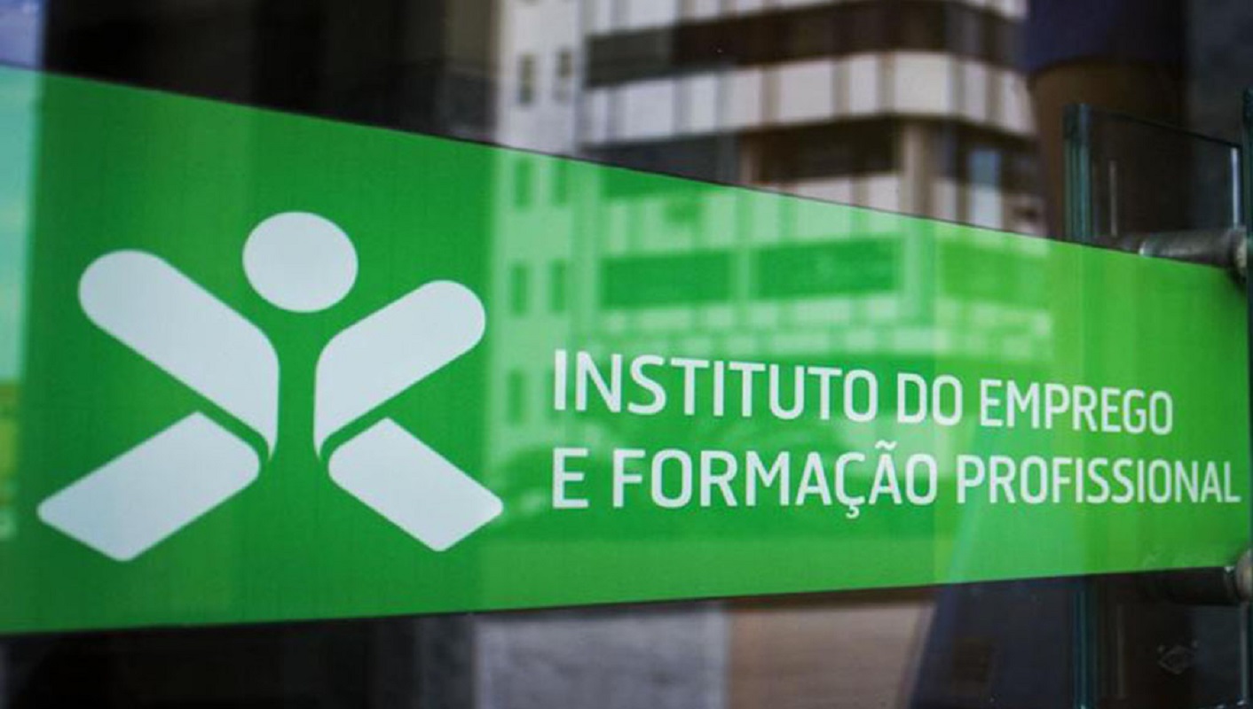 Covid-19: Mais de 22 mil empresas aderiram ao ‘lay-off’ simplificado em janeiro