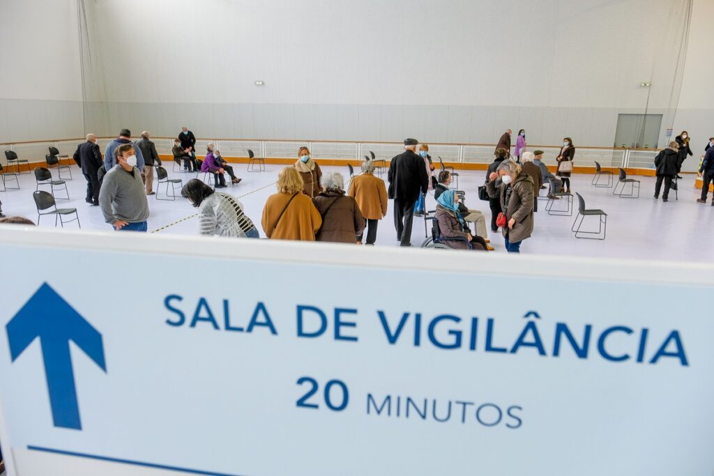 Covid-19: Iniciada vacinação de 410 pessoas em Viana do Castelo