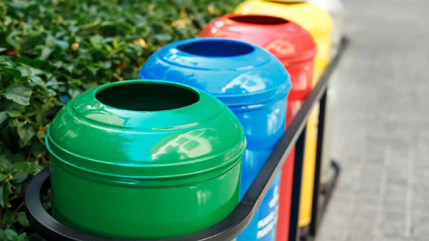 Portugueses têm de reciclar pelo menos mais duas garrafas de vidro por mês