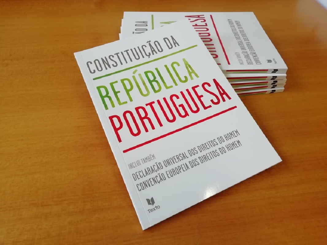 Viana do Castelo distribui 3.000 exemplares da Constituição da República Portuguesa a alunos do secundário