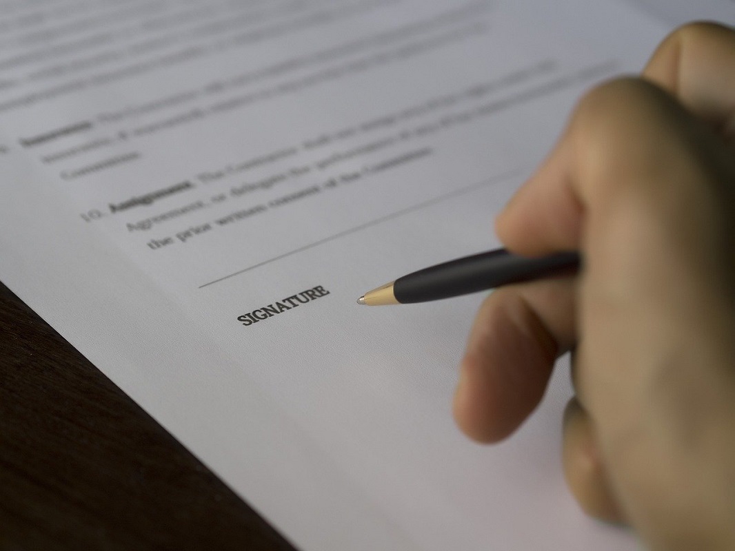 Letras pequeninas nos contratos passam a ser proibidas