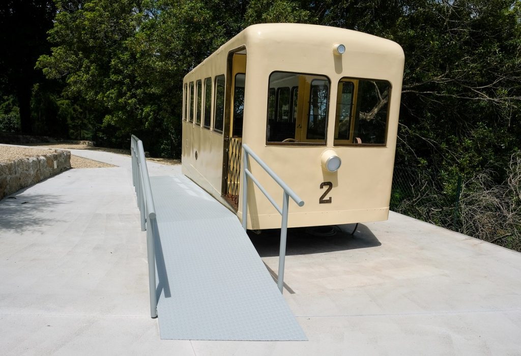 Viana do Castelo: Antiga carruagem do Funicular de Santa Luzia reabilitada