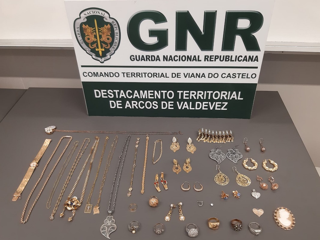 Ponte de Lima: GNR recupera objetos em ouro no valor estimado de 30 mil euros