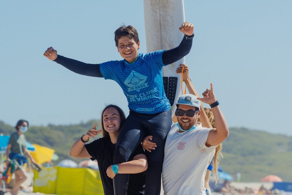 Campeões regionais de surf do Norte apurados em prova com recorde de participantes