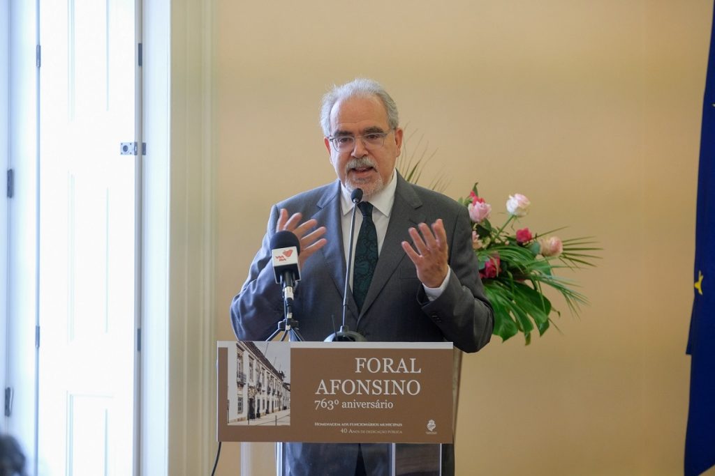 Viana do Castelo assinala 763 anos do Foral Afonsino com homenagem a funcionários com 40 anos de serviço