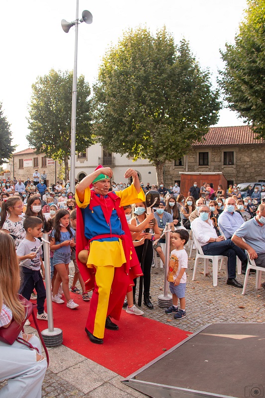 Largo das Neves voltou a ser o palco do Auto da Floripes