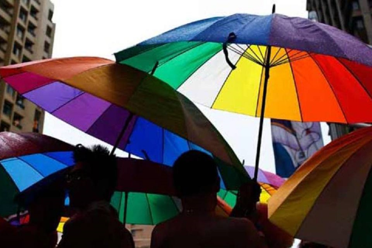 Jovens homossexuais ou bissexuais têm uma probabilidade três vezes maior de suicídio