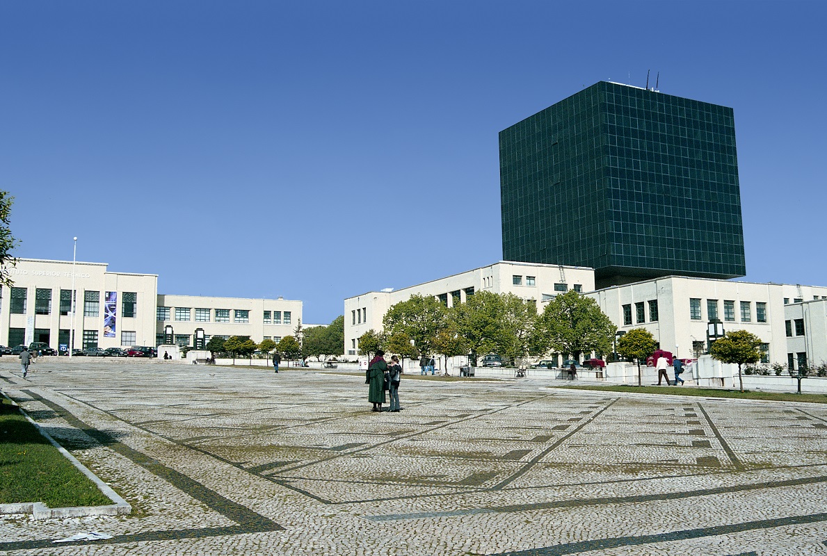 Ensino superior: Engenharia Aeroespacial e Medicina com médias acima de 19 e sete cursos “negativos”