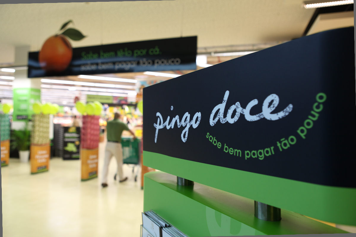 Trabalhadores do Pingo Doce recebem 350 euros, bolo-rei e espumante