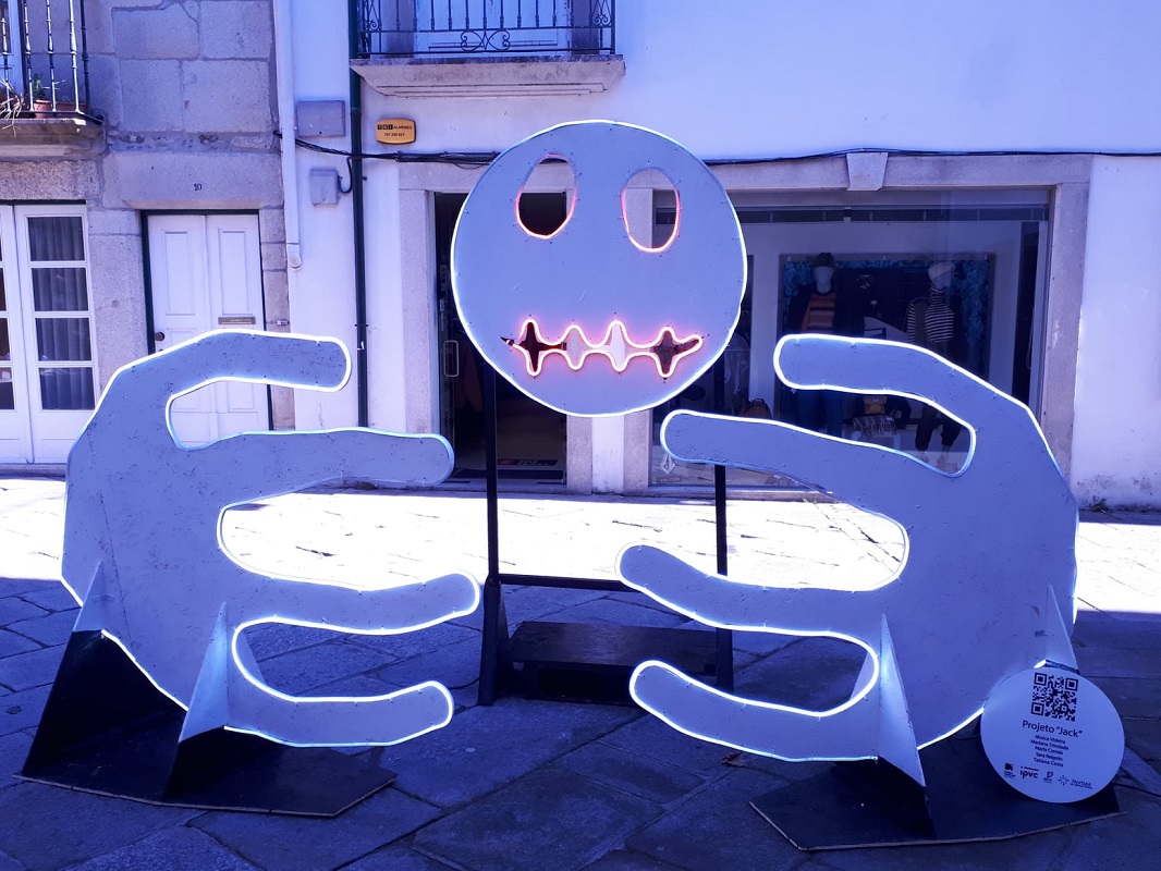 Alunos do IPVC iluminam Viana do Castelo para o dia das bruxas
