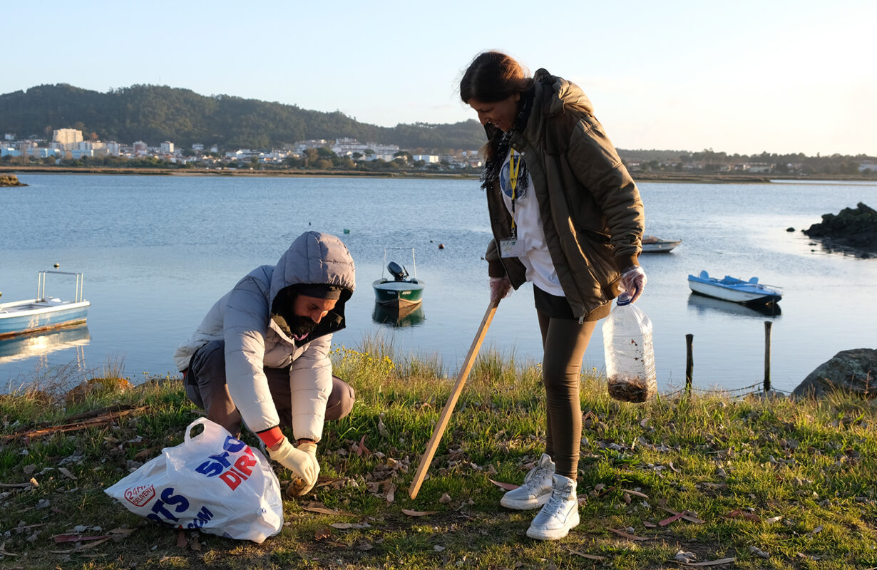 Viana do Castelo: Movimento “Limpar a Mãe” realizou ação de sensibilização na praia fluvial da Argaçosa
