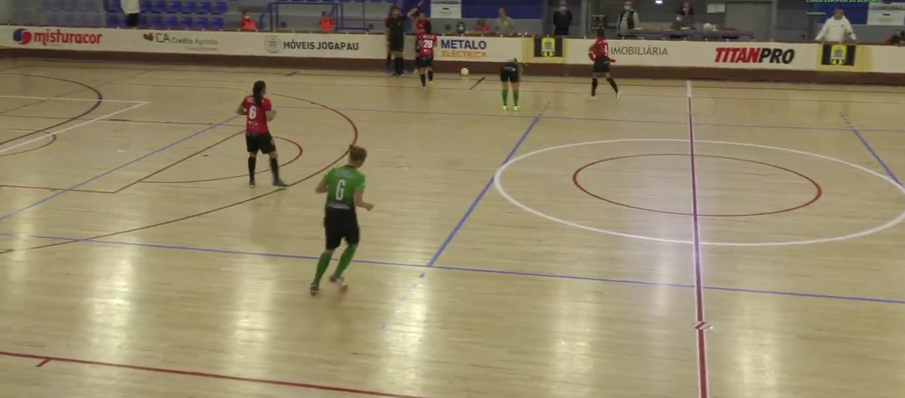 Santa Luzia FC vence ACDR Arneiros em jogo do campeonato de futsal feminino