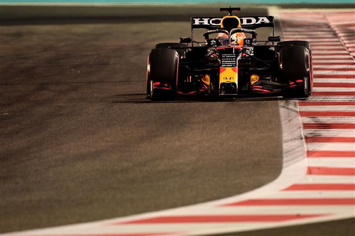 Verstappen sagra-se campeão mundial de Fórmula 1 pela primeira vez