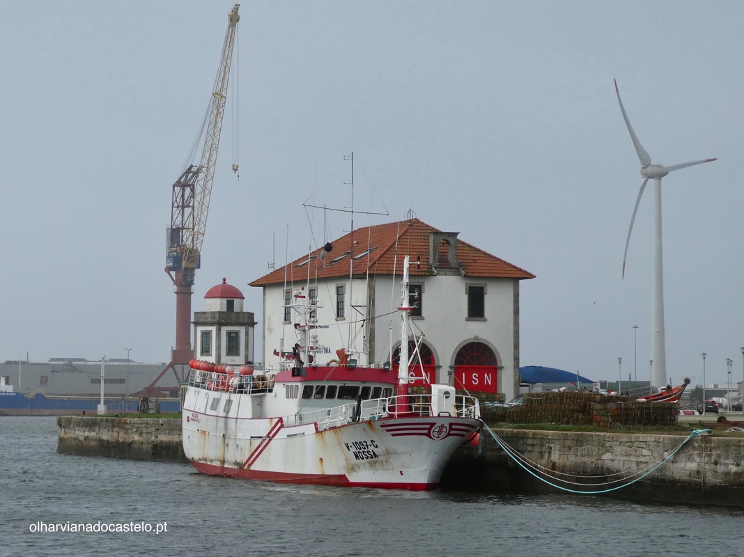 Viana do Castelo: Pescadores que estavam isolados em barco já saíram