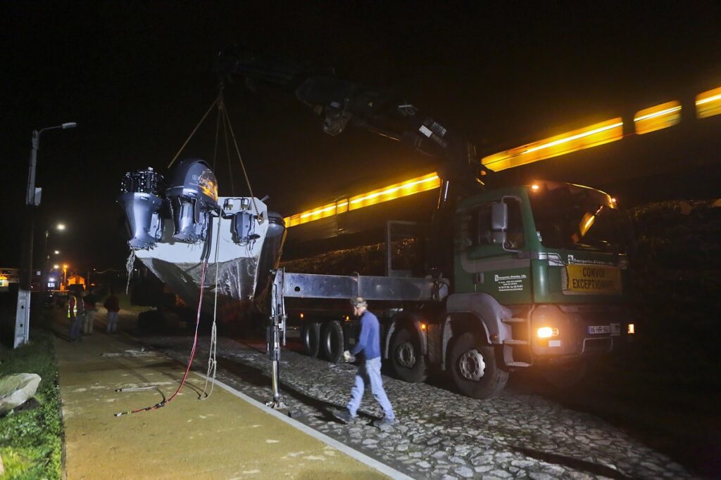 Câmara de Caminha já removeu embarcação encalhada em Vila Praia de Âncora