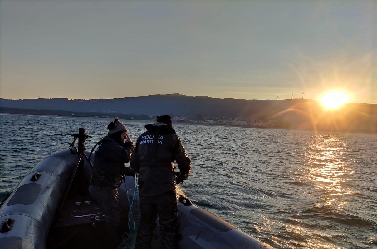 Polícia Marítima apreende arte de pesca com 400 metros na foz do rio Minho
