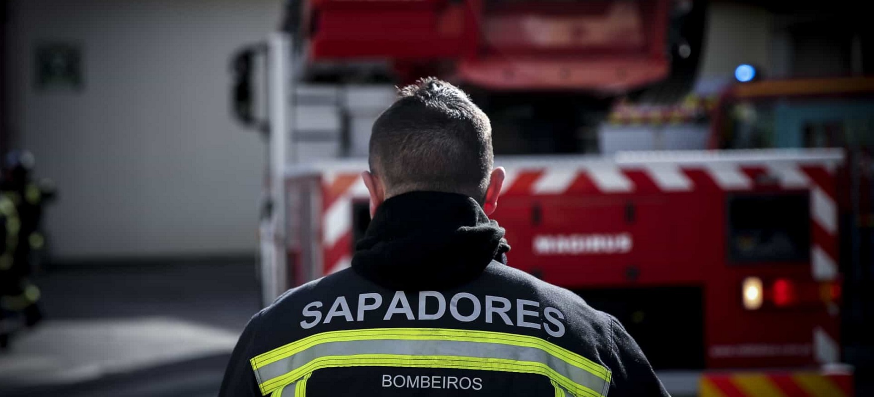 Incêndio em apartamento na Amorosa provoca dois feridos ligeiros