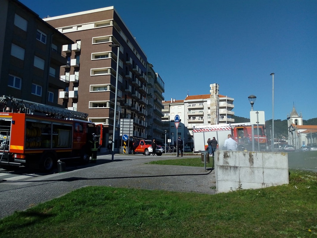 Viana do Castelo: Incêndio em parque subterrâneo danificou viatura ligeira mas não causou vitimas