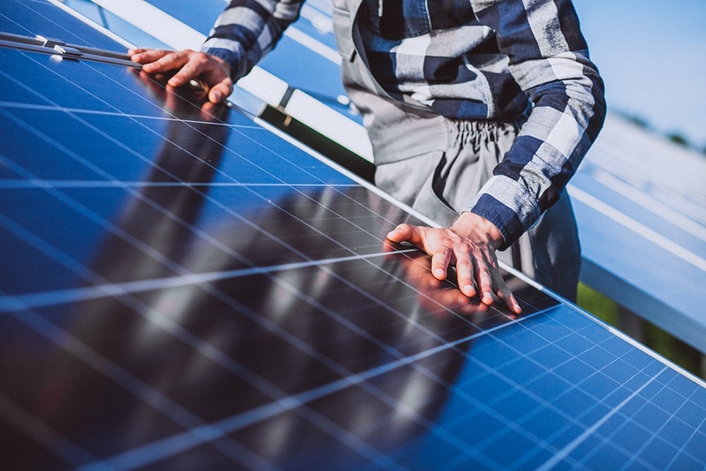 Preços da Energia Sobem – Energia Renovável em Casa é a Solução?