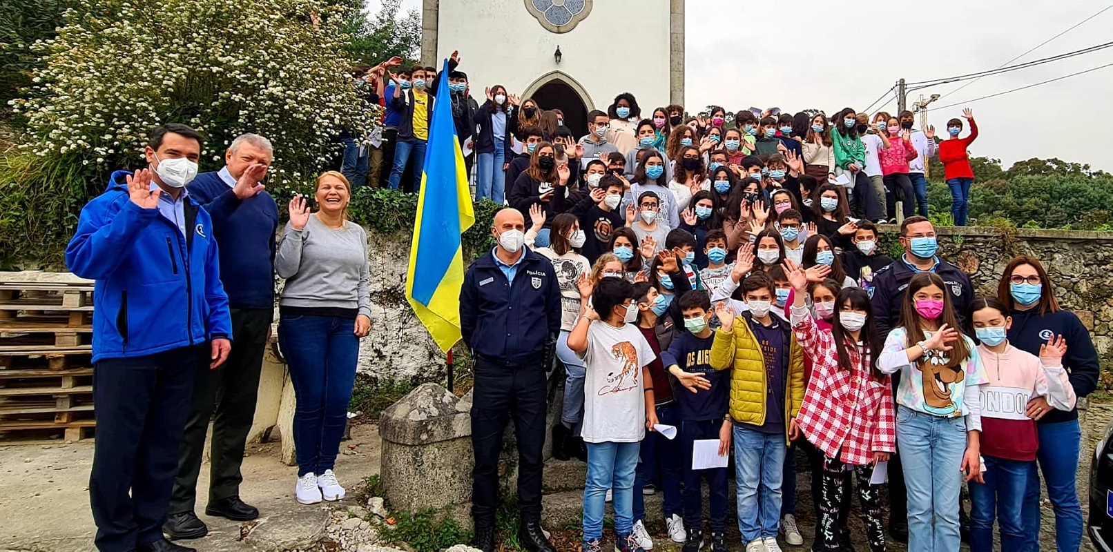 Alunos do Colégio do Minho entregam bens à comunidade ucraniana e rezaram pela paz