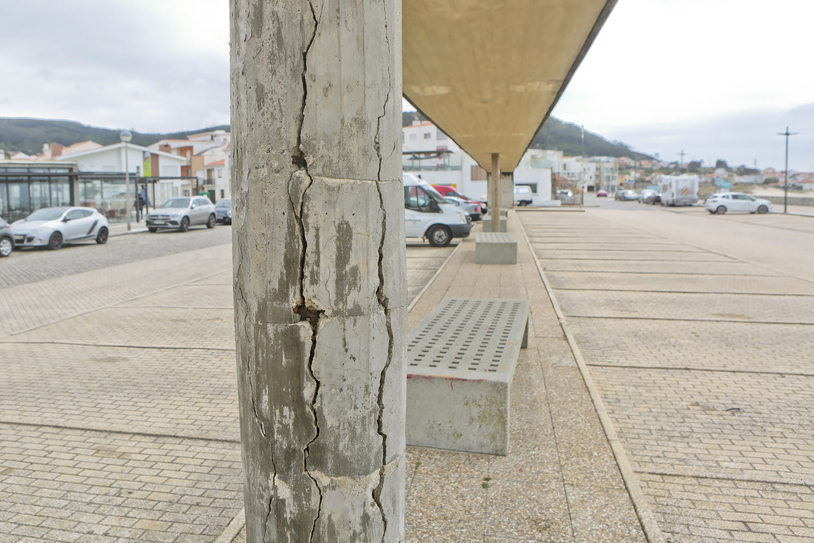 Era um perigo público no centro de Moledo e vai ser demolido