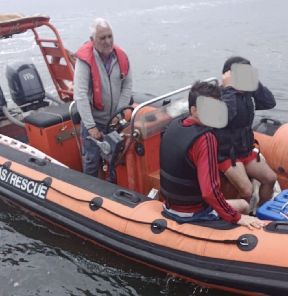 Dois homens resgatados de “ilhéu” no mar em Esposende