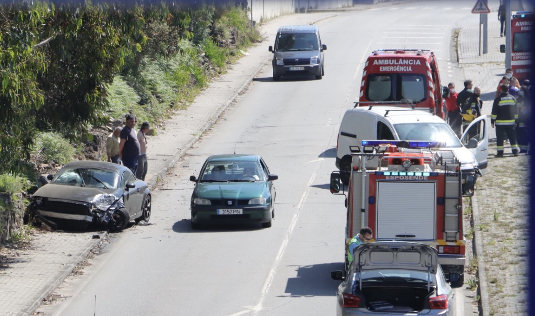 EN103-1: Dois feridos é o resultado de violento acidente em Esposende
