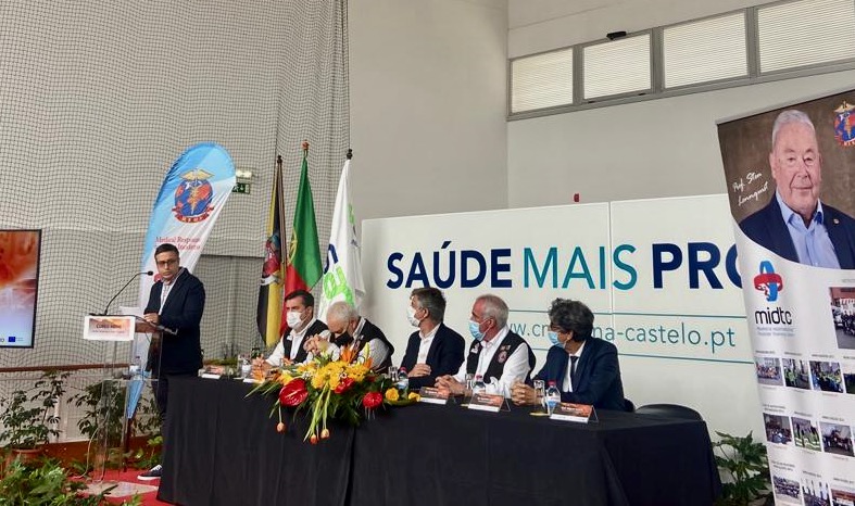 c/FOTOS: Pavilhão da Meadela transformado em centro de treinos de desastres