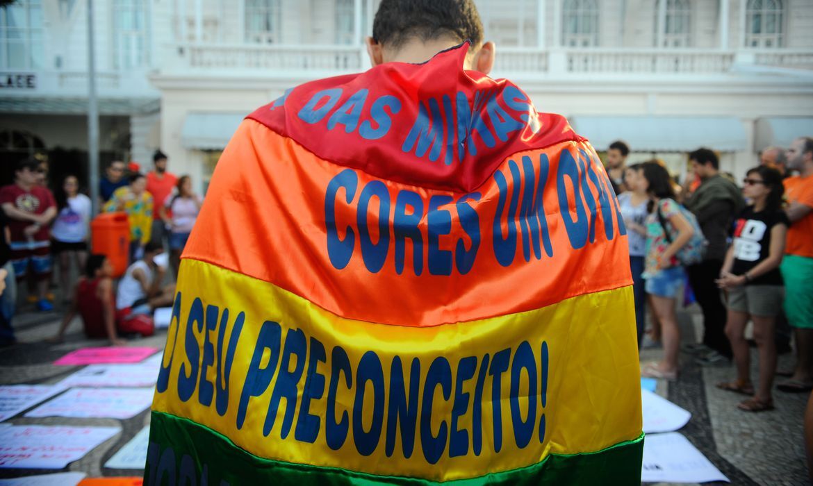 Marcelo pede “tolerância zero” com a discriminação no Dia contra a Homofobia