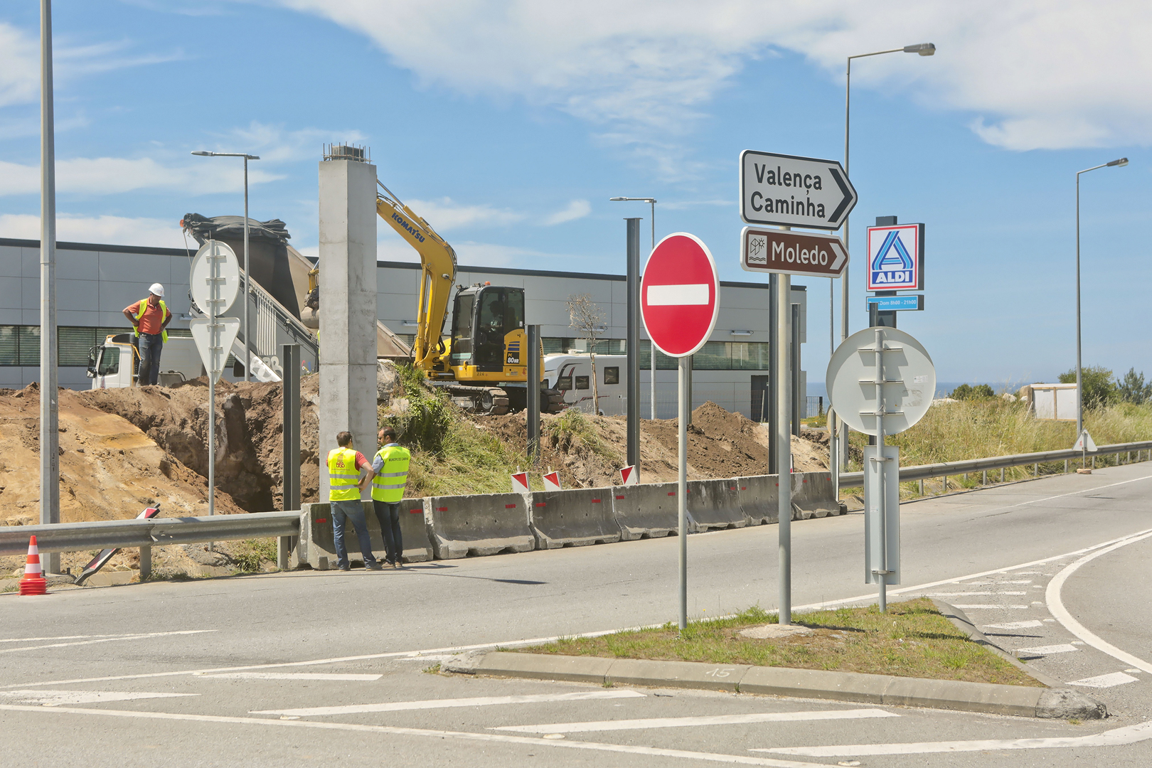 Obra em passagem superior pedonal de Caminha obriga a corte de estrada nacional