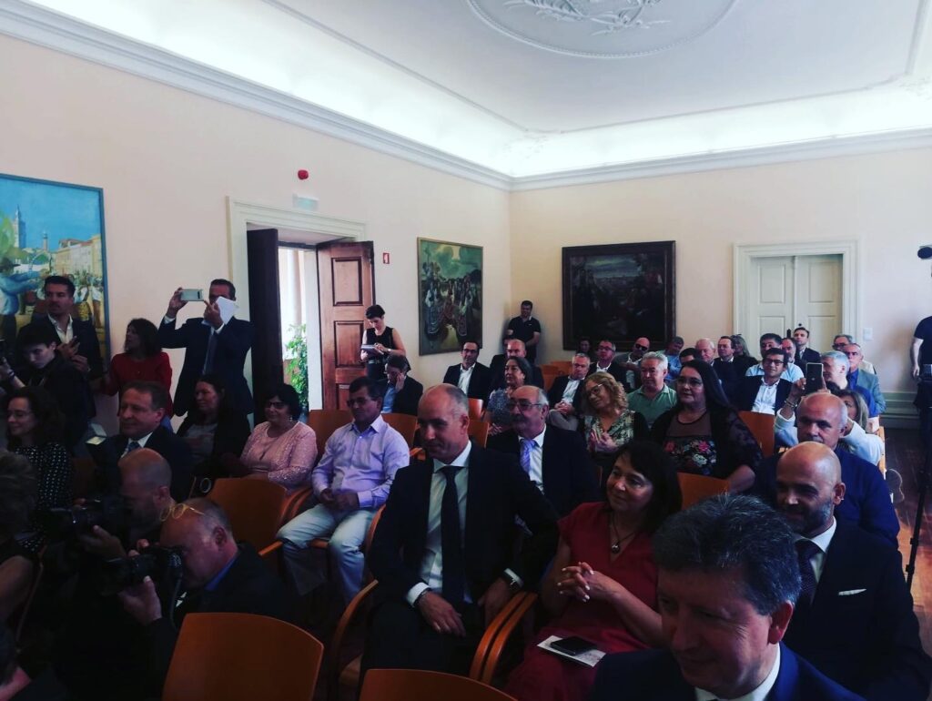C/FOTOS: VIANA: Município entregou medalhas e evocou 764 anos do Foral